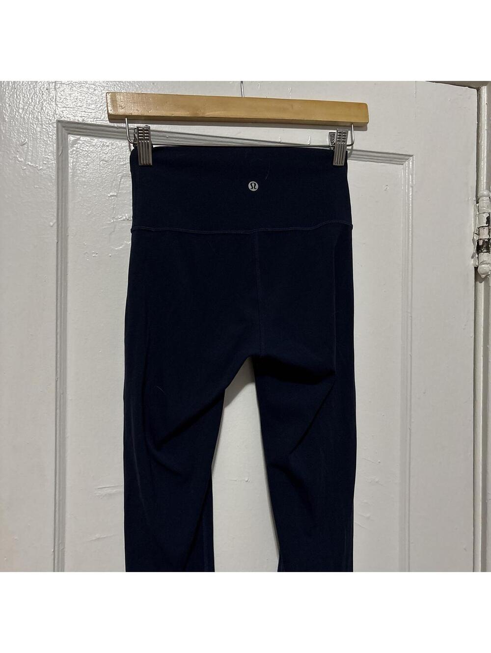 Lululemon Women's Navy and Black Legging